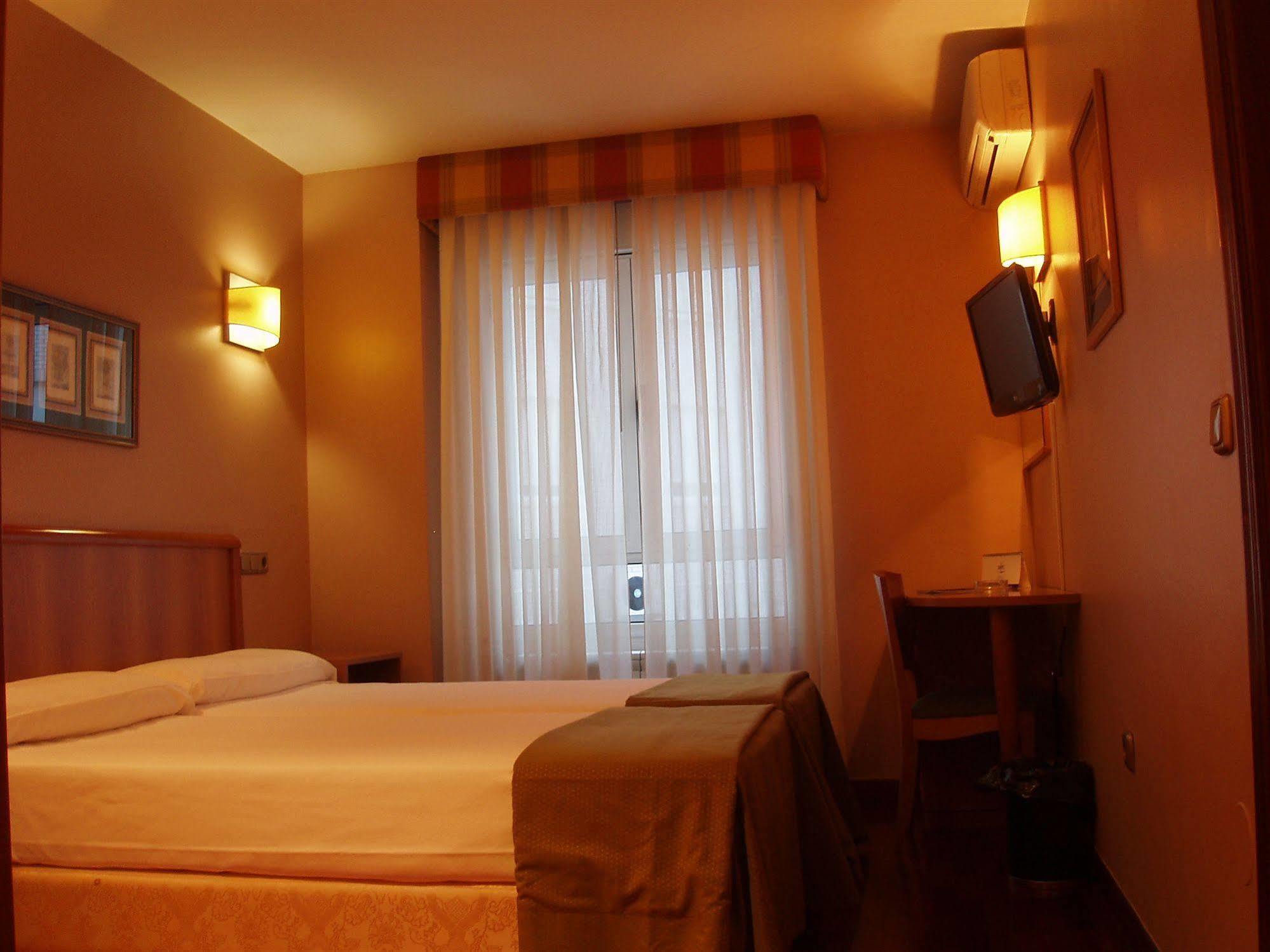 Hotel Carreno Oviedo Exterior photo